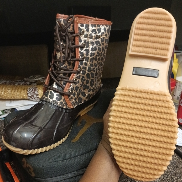 Boots - Picture 3 of 4